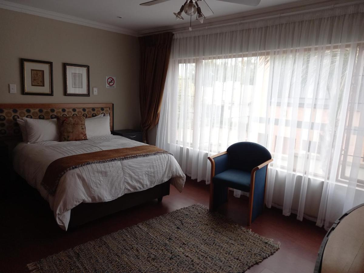 Troas Boutique Hotel Vanderbijlpark Esterno foto