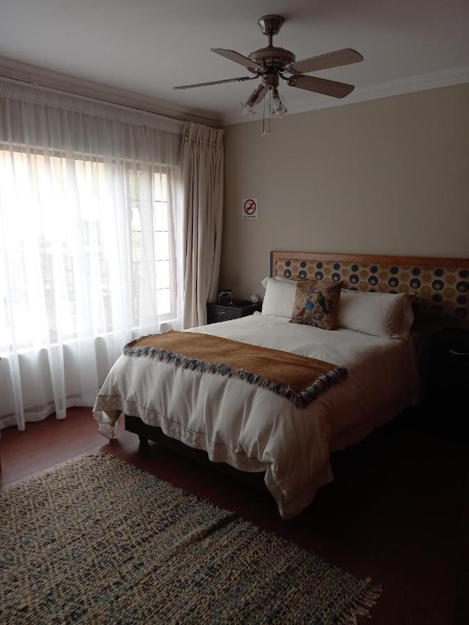 Troas Boutique Hotel Vanderbijlpark Esterno foto