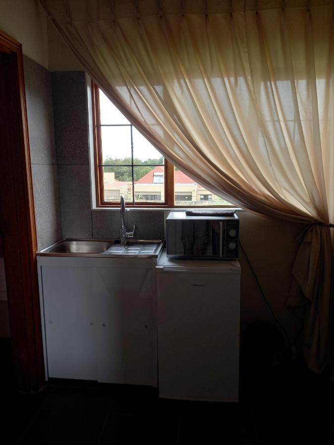 Troas Boutique Hotel Vanderbijlpark Esterno foto