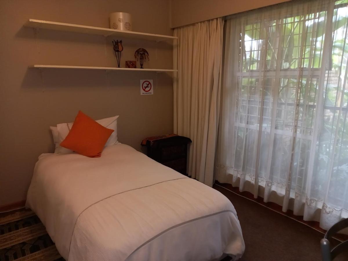 Troas Boutique Hotel Vanderbijlpark Esterno foto