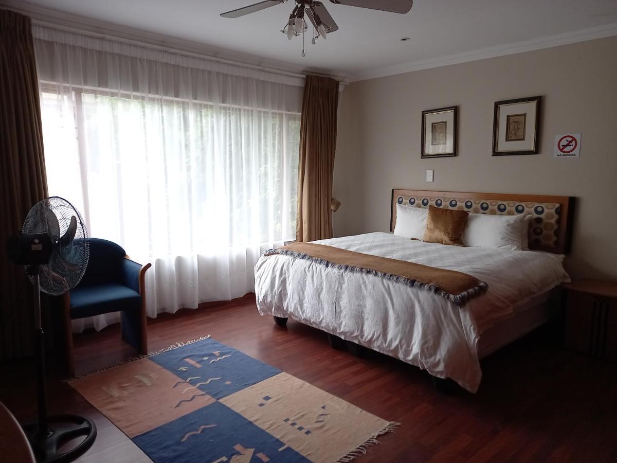 Troas Boutique Hotel Vanderbijlpark Esterno foto