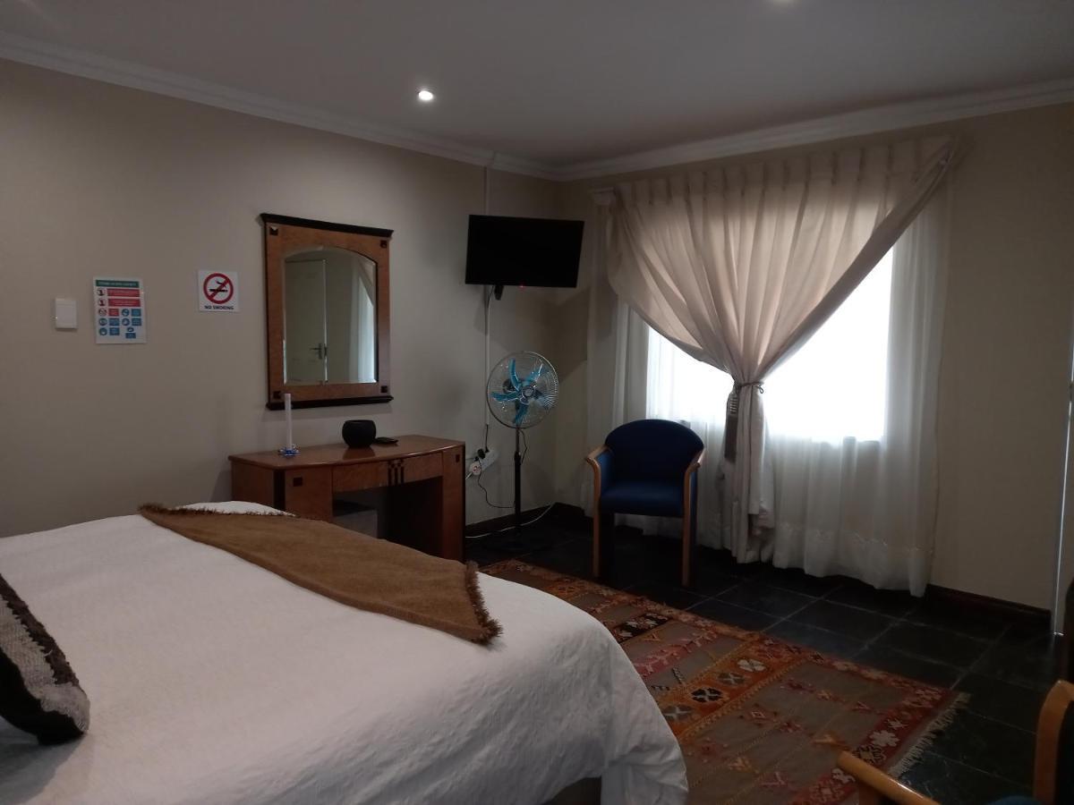 Troas Boutique Hotel Vanderbijlpark Esterno foto